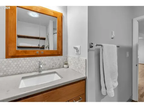 109 NW 40th Street Vancouver WA 98660