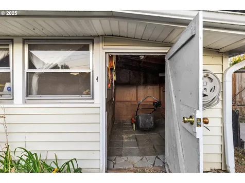 109 NW 40th Street Vancouver WA 98660