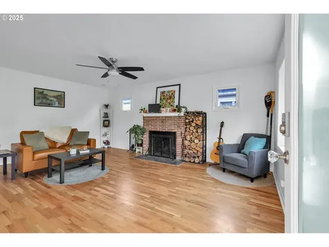 109 NW 40th Street Vancouver WA 98660