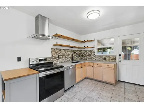 1215 NE 81st Avenue Portland OR 97213