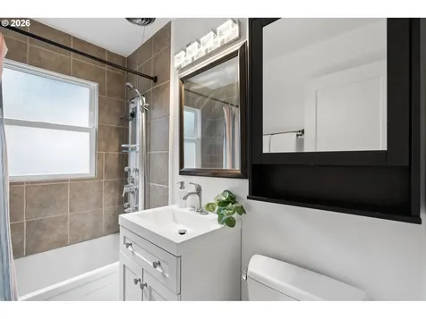 1215 NE 81st Avenue Portland OR 97213