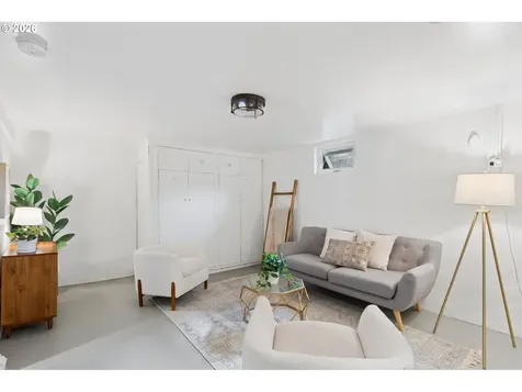 1215 NE 81st Avenue Portland OR 97213