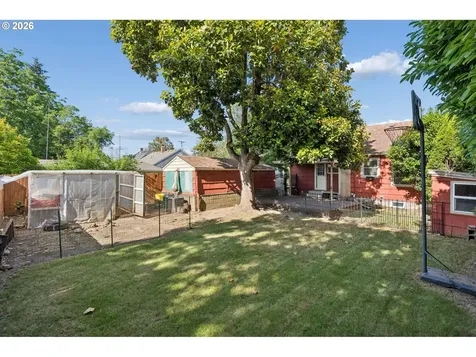 1215 NE 81st Avenue Portland OR 97213