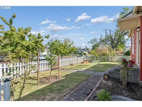 1215 NE 81st Avenue Portland OR 97213