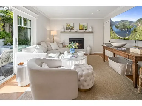 1606 S Carey Lane Portland OR 97219