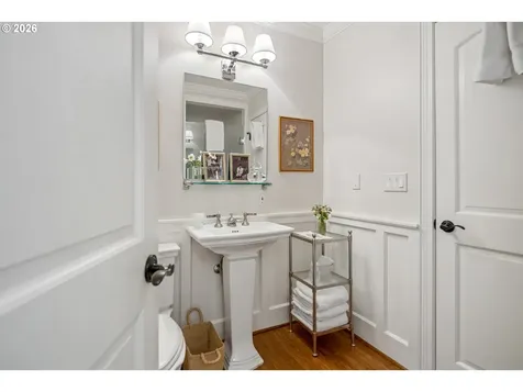 1606 S Carey Lane Portland OR 97219