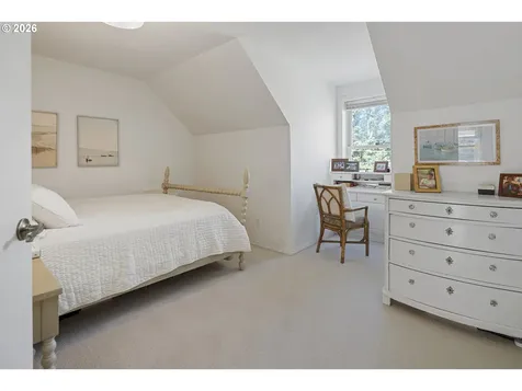 1606 S Carey Lane Portland OR 97219
