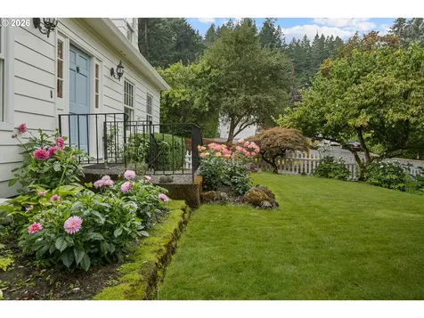 1606 S Carey Lane Portland OR 97219