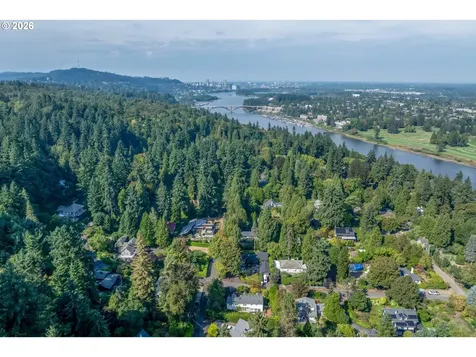 1606 S Carey Lane Portland OR 97219