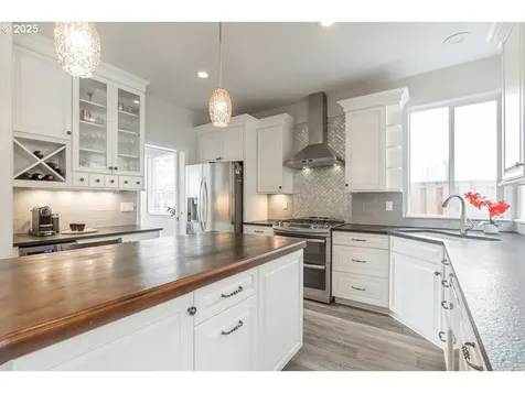 16465 SW Black Bird Street Beaverton OR 97007