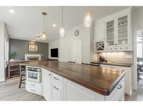 16465 SW Black Bird Street Beaverton OR 97007