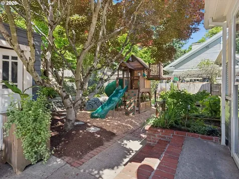 3315 SE Ankeny Street Portland OR 97214