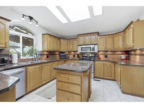 18530 S Fischers Mill Road Oregon City OR 97045