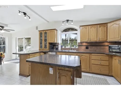 18530 S Fischers Mill Road Oregon City OR 97045