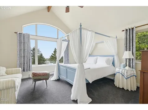 5015 Grand Avenue Oceanside OR 97134