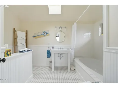 5015 Grand Avenue Oceanside OR 97134