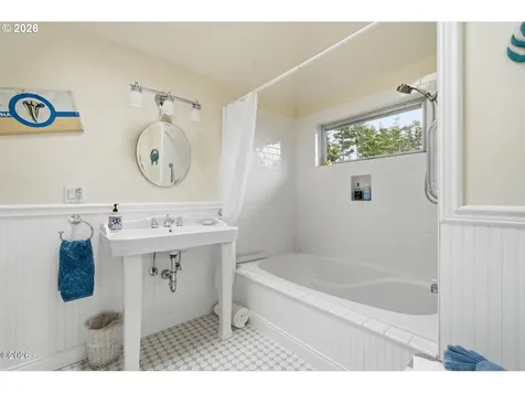 5015 Grand Avenue Oceanside OR 97134