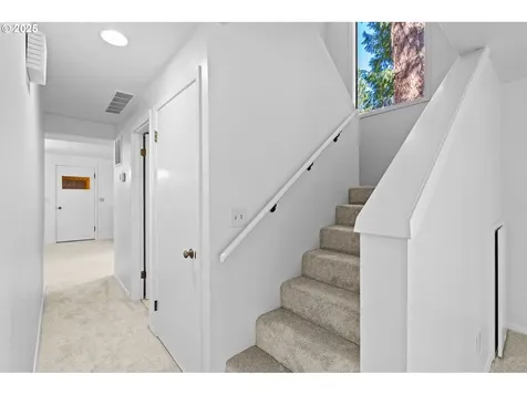9855 SW 25th Avenue Portland OR 97219