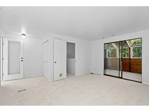 9855 SW 25th Avenue Portland OR 97219