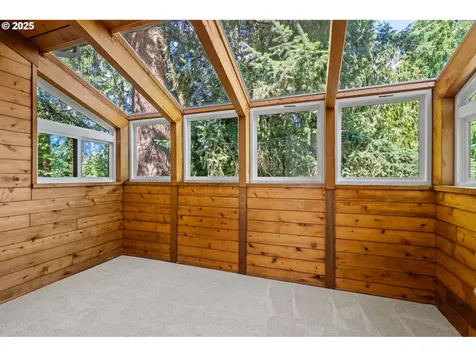 9855 SW 25th Avenue Portland OR 97219