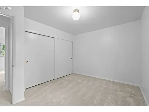 9855 SW 25th Avenue Portland OR 97219