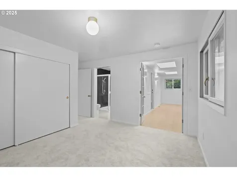 9855 SW 25th Avenue Portland OR 97219