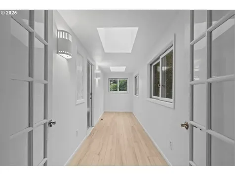 9855 SW 25th Avenue Portland OR 97219