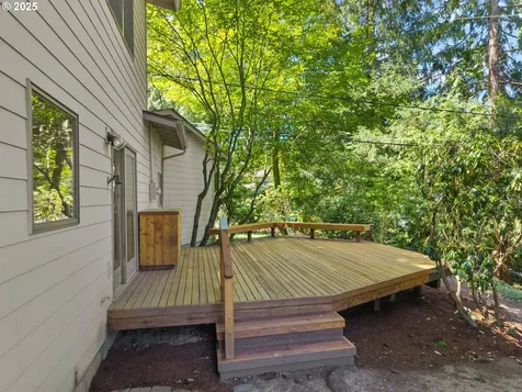 9855 SW 25th Avenue Portland OR 97219