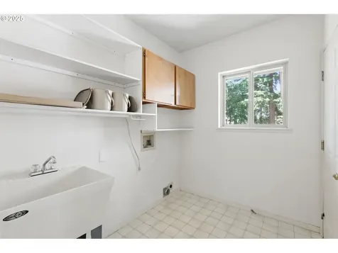 12028 SW Lesser Road Portland OR 97219