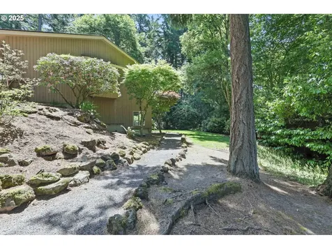12028 SW Lesser Road Portland OR 97219
