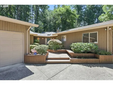 12028 SW Lesser Road Portland OR 97219