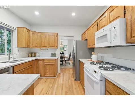 12028 SW Lesser Road Portland OR 97219