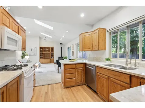 12028 SW Lesser Road Portland OR 97219
