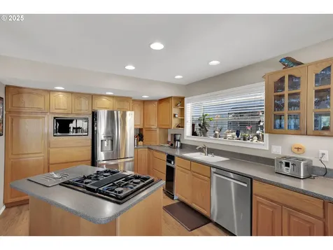 7720 S Macadam Avenue Portland OR 97219
