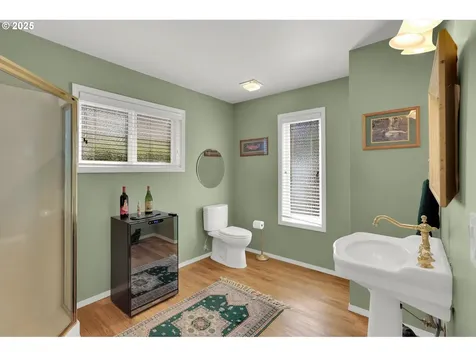 7720 S Macadam Avenue Portland OR 97219