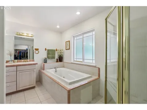 272 Bond Road Castle Rock WA 98611
