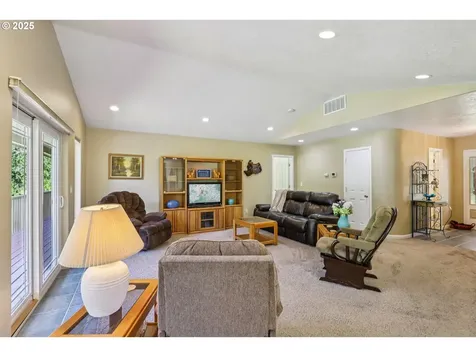 272 Bond Road Castle Rock WA 98611