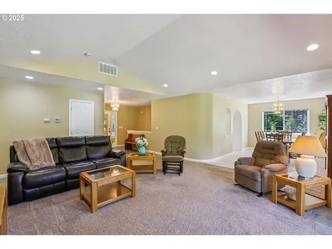272 Bond Road Castle Rock WA 98611