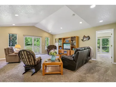 272 Bond Road Castle Rock WA 98611