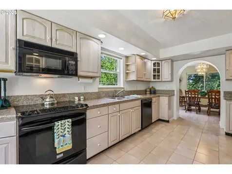 272 Bond Road Castle Rock WA 98611