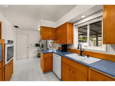 2126 SE 45th Avenue Hillsboro OR 97123