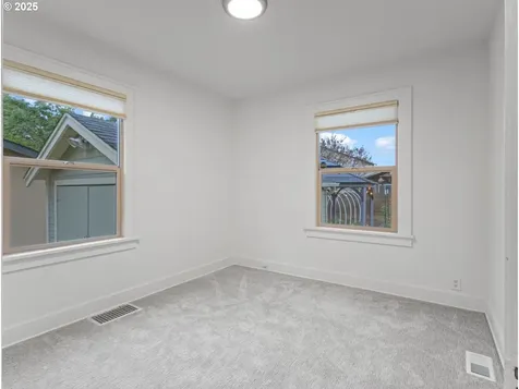5903 SE Malden Street Portland OR 97206