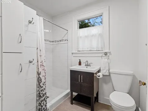 5903 SE Malden Street Portland OR 97206