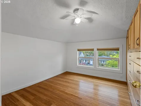 5903 SE Malden Street Portland OR 97206