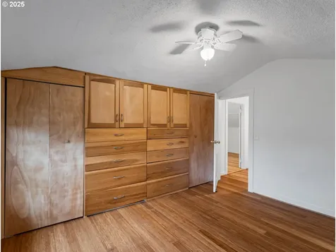 5903 SE Malden Street Portland OR 97206