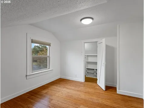 5903 SE Malden Street Portland OR 97206