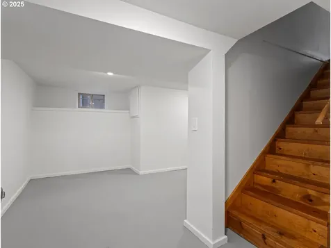 5903 SE Malden Street Portland OR 97206
