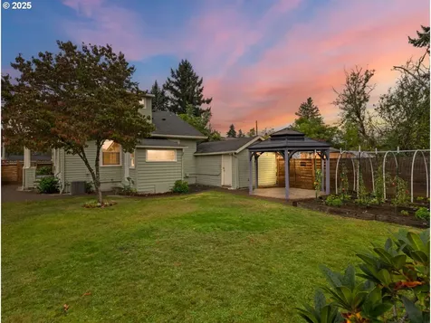 5903 SE Malden Street Portland OR 97206