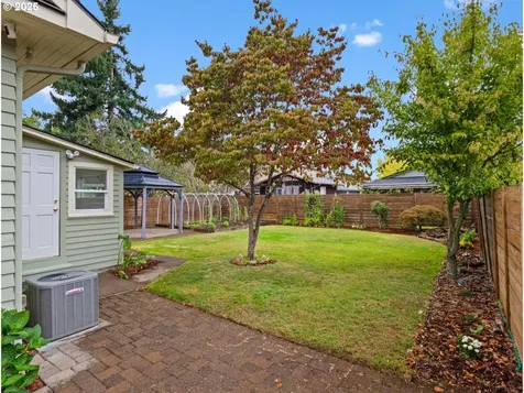 5903 SE Malden Street Portland OR 97206