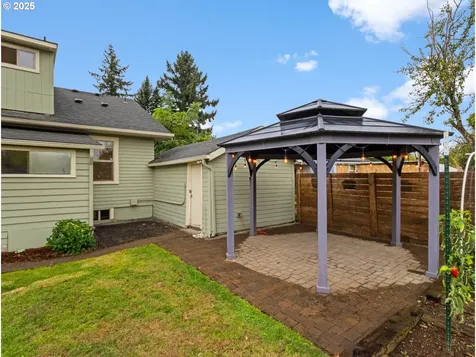 5903 SE Malden Street Portland OR 97206
